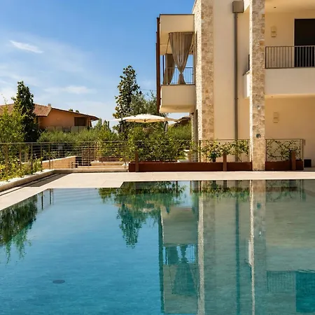 Salvatorehomes - Casa Jasmina - Ultra Luxury In The Heart Of With Dream Garden & Direct Infinity Pool Access Bardolino