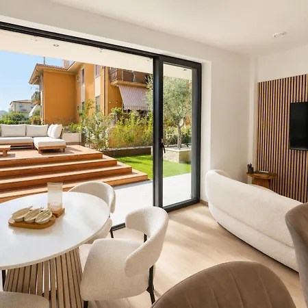 Salvatorehomes - Casa Jasmina - Ultra Luxury In The Heart Of With Dream Garden & Direct Infinity Pool Access Bardolino