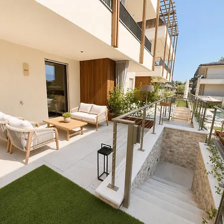 Appartamento Salvatorehomes - Casa Jasmina - Ultra Luxury In The Heart Of With Dream Garden & Direct Infinity Pool Access Bardolino
