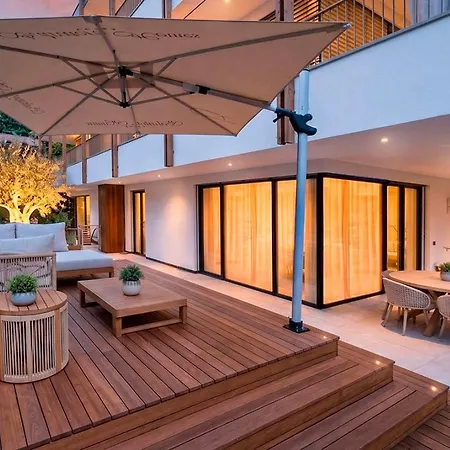 Salvatorehomes - Casa Jasmina - Ultra Luxury In The Heart Of With Dream Garden & Direct Infinity Pool Access Apartman *